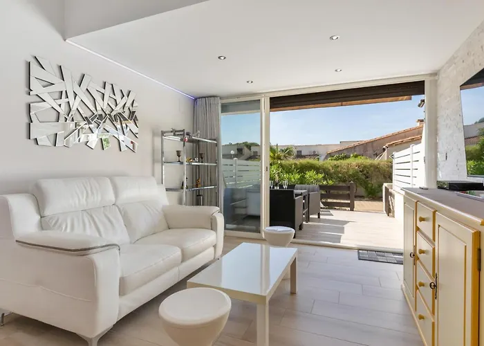 Nereides Heliovillage, Village Naturiste, 45m2,chambre En Rez De Chaussee Avec Dressing * Agde